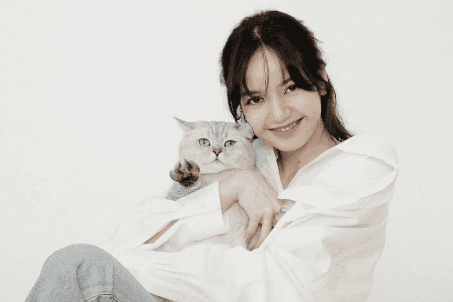 ลลิษา มโนบาล