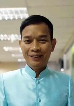 นายชาติ ตรีเดช